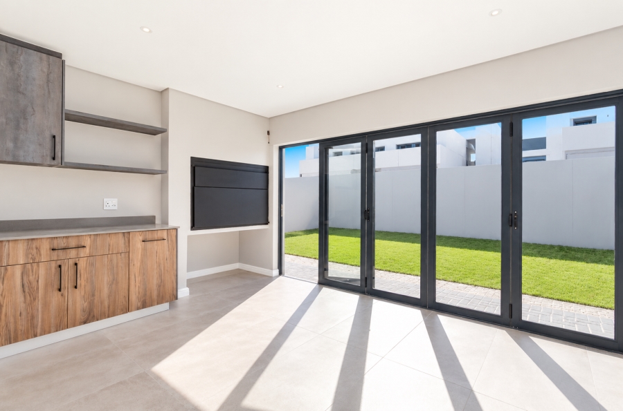 4 Bedroom Property for Sale in Sandown Western Cape